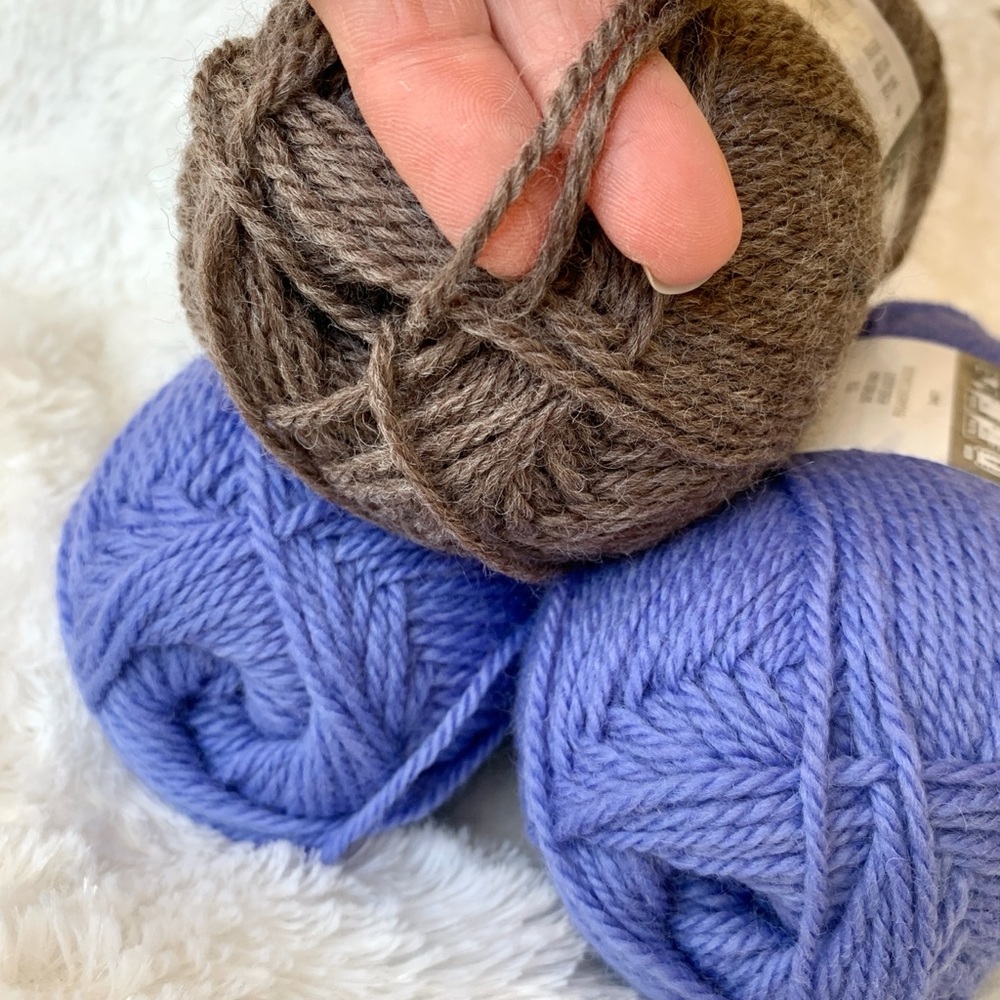 PATONS Classic Worsted Wool Yarn Skeins NEW Lot (3) - Picture 9 of 9